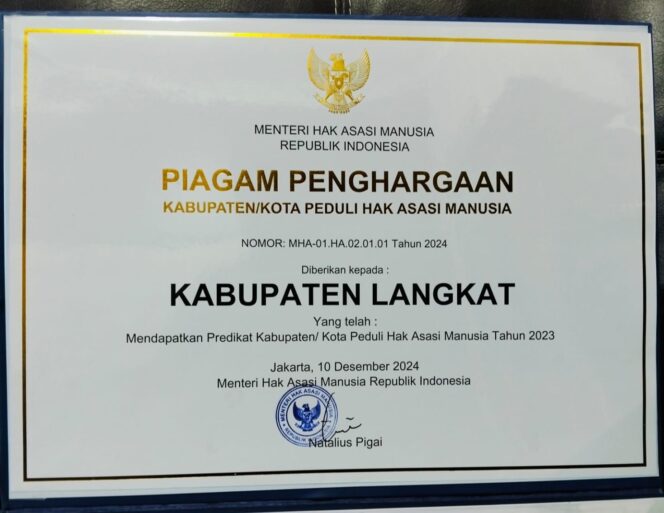 
					Penghargaan yang didapat Pemkab Langkat atas kepedulianya kepada HAM.(ist)