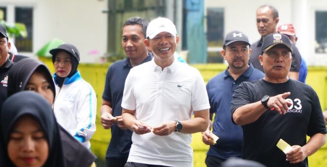 
					Semarak Haornas ke-42 di Langkat: Ribuan Warga Jalan Santai, Atlet Berprestasi Dapat Apresiasi