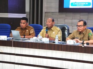 Bupati H. Syah Afandin, SH dalam arahannya menekankan pentingnya koordinasi yang solid antara Koordinator MBG, Pemerintah Daerah, dan para Camat dalam mempercepat realisasi target program. Ia menyampaikan keprihatinan atas capaian sementara yang baru mencapai 15 persen dari total target dapur yang ditetapkan.