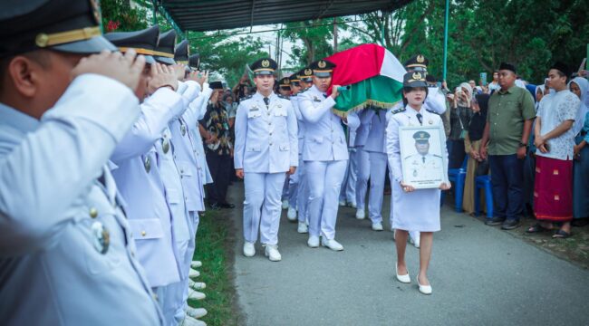 Prosesi pemberangkatan jenazah berlangsung khidmat di kediamannya, Jalan Danau Ranau, dipimpin langsung Wali Kota Medan Rico Tri Putra Bayu Waas.(Ist)