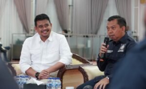 Gubernur Sumatera Utara (Sumut) Bobby Nasution, didampingi sejumlah Kepala OPD, menerima audiensi pengurus APPERSI Sumut di Aula Tengku Rizal Nurdin, Jumat (10/10/2025) malam.(Wis)