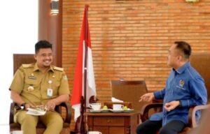 Gubernur Sumut Bobby Nasution saat menerima kunjungan Ketua PWI Sumut, H Farianda Putra Sinik, SE.(Kmf)