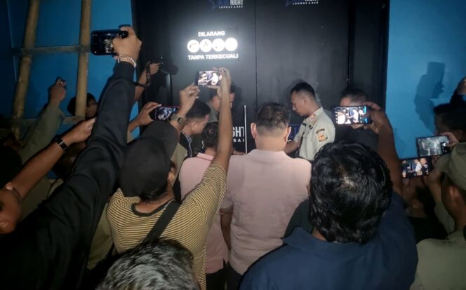 
					Tak Miliki Izin Lengkap, Pemprov Sumut Segel Tempat Hiburan Malam Blue Night