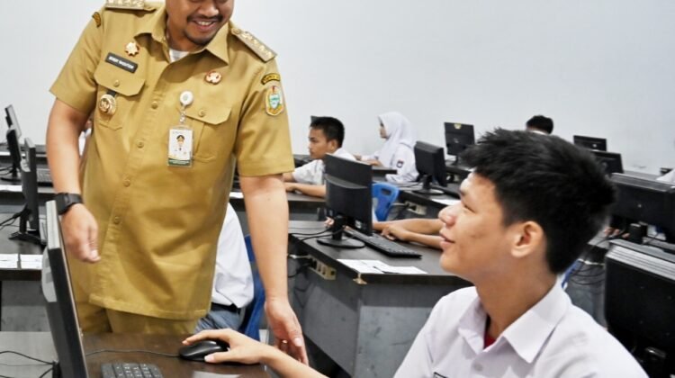 Bobby Nasution Pastikan Tes Kemampuan Akademik di Sumut Berjalan Lancar