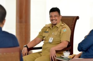 Gubernur Bobby Nasution Gratiskan SPP SMA/SMK Mulai 2026, Internet dan Listrik Sekolah Dikebut