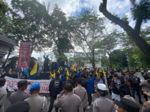 Pimpinan DPRD Sumut Menghindar, Aksi Cipayung Plus Tolak Soeharto Pahlawan Makin Menggema