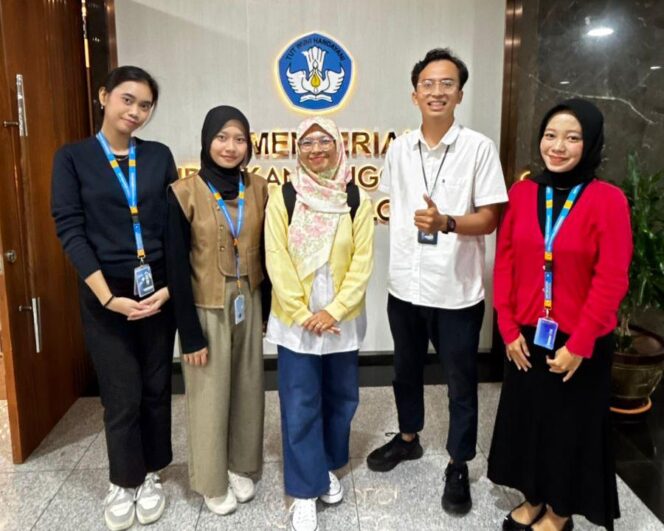 
					Mahasiswa Teknologi Pendidikan UNP Sabet Tujuh Penghargaan Nasional–Internasional