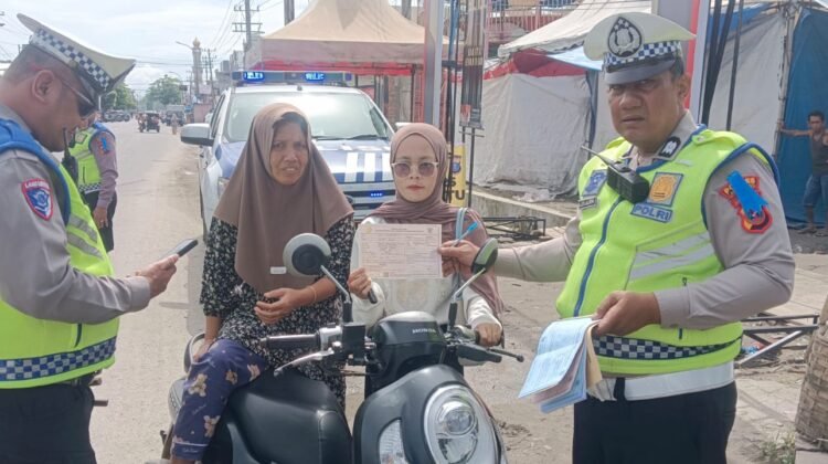 Tegas namun Humanis, Polres Labuhanbatu Beri Teguran Tertulis kepada Pelanggar Lalin