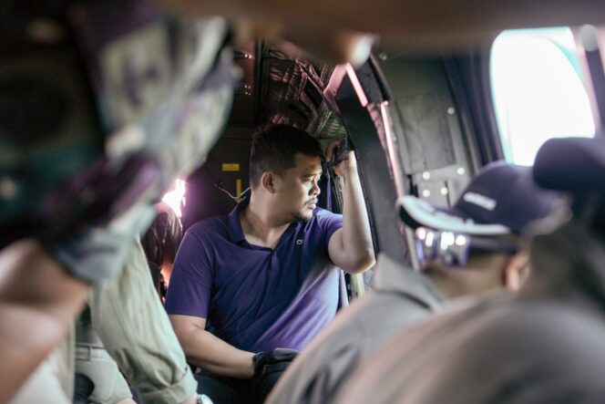 
					Bobby Salurkan Bantuan Melalui Helikopter, Pastikan Distribusi Logistik ke Wilayah Terisolasi di Tapanuli Berjalan Lancar