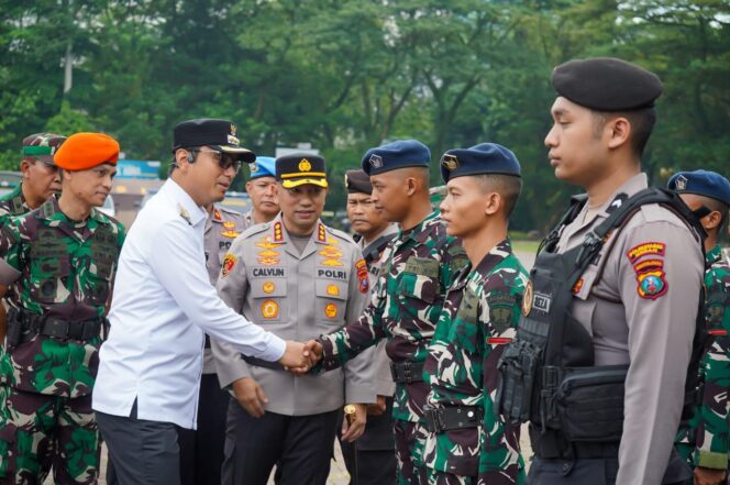 
					Rico Waas Tekankan Koordinasi Menyeluruh Dalam Penanganan Bencana