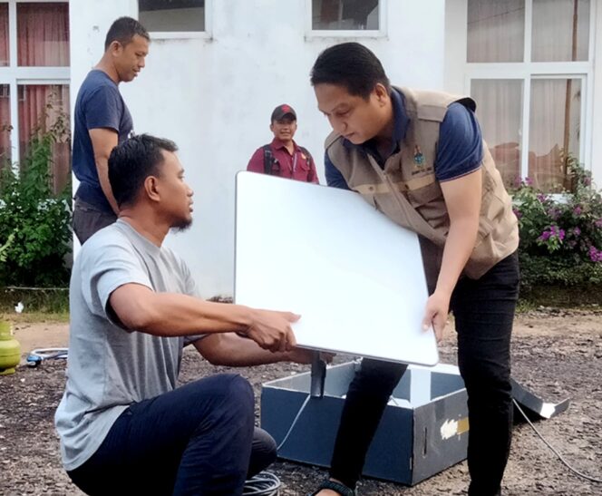 
					Jaringan Terputus Berhari-hari, Pemprov Sumut Hadirkan Internet Gratis di Tapteng