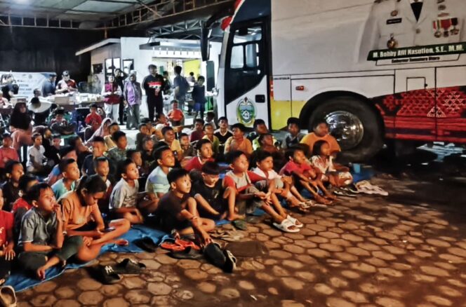 
					Tawa di Tengah Duka, Pemprov Sumut Ajak Pengungsi Tapsel Nobar Film Agak Laen