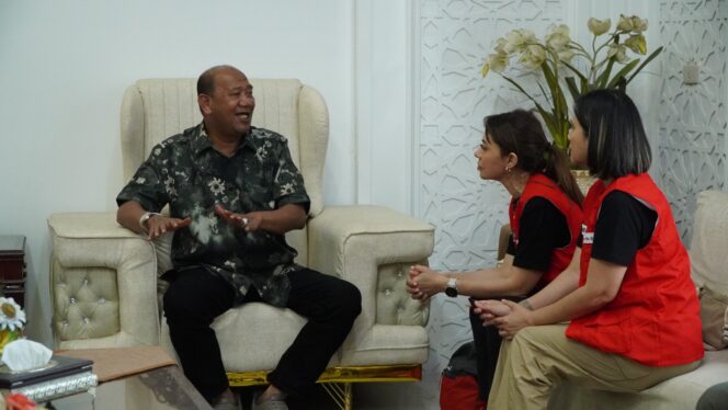 
					Najwa Shihab Tinjau Lokasi Banjir Langkat, Temui Bupati dan Dengarkan Keluhan Warga