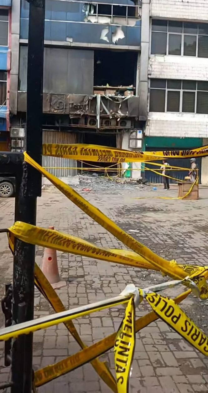 
					Gedung Perusahaan Teknologi Pemetaan Terbakar, Penyebab Masih Gelap