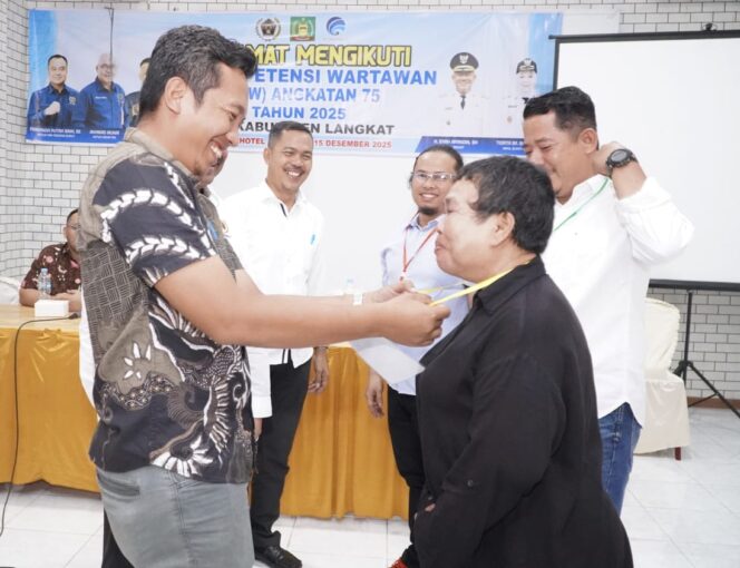 
					UKW ke-75 Resmi Bergulir di Langkat, Bupati Syah Afandin Tekankan Pers Profesional dan Anti Hoaks