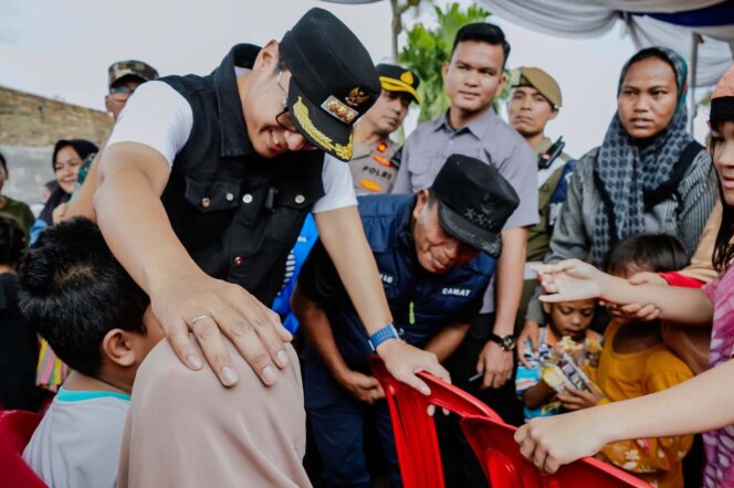 
					Rico Waas Terima Keluhan Akta Hilang, Layanan Puskesmas, dan Banjir