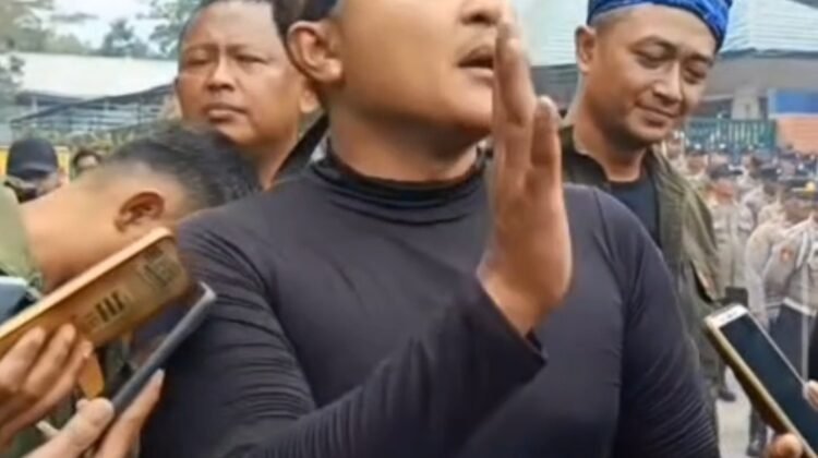 Ratusan Warga Kepung Pusat Kota Kuningan, Tuntut Evaluasi dan Pembubaran BTNGC”