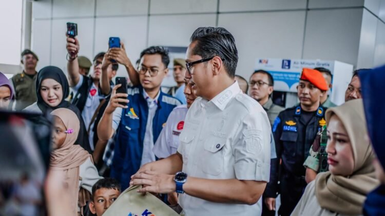 Cek Kesiapan Pelayanan Mudik Nataru 2026, Rico Waas Bersama Bobby Nasution Tinjau Stasiun Medan