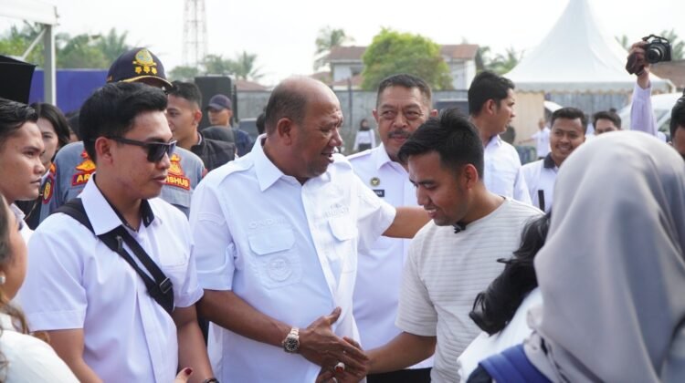 Kemenimipas Salurkan 10 Ribu Paket Sembako untuk Warga Terdampak Banjir di Langkat