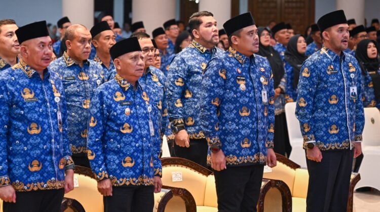 Serahkan SK 248 Kepsek, Bobby Nasution Tegas: Jangan Ada Pungli di Sekolah