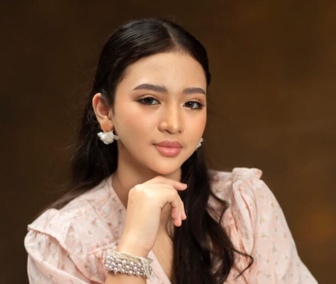 
					Kisah Kagum di Bangku Kelas, Debut Manis Thalia Gunawan