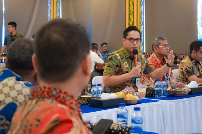 
					Wujudkan Estetika Kota, Rico Waas Tekankan Ketahanan dan Keindahan Infrastruktur Jalan & Trotoar