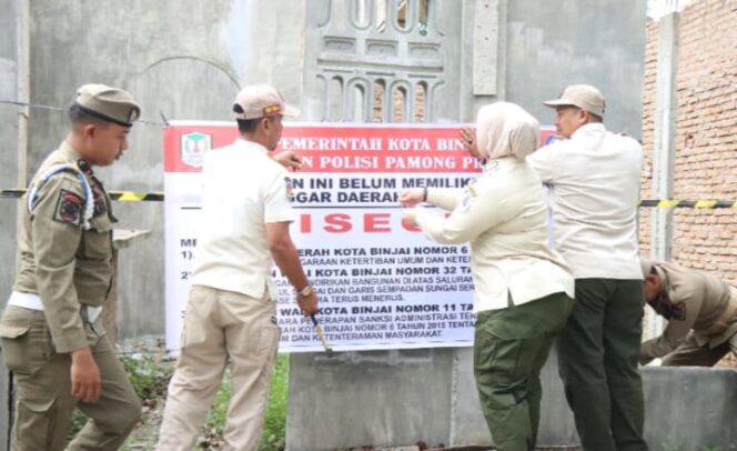
					Pemko Binjai Segel Bangunan Ilegal di Bantaran Sungai