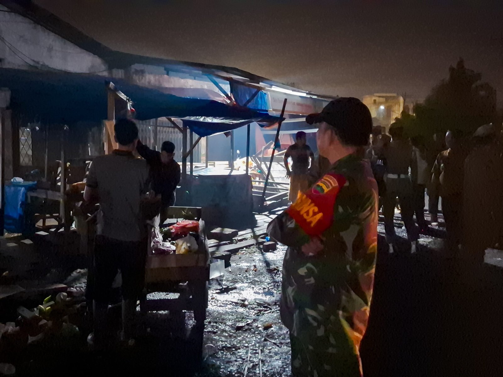 Pemko Medan Tertibkan PKL di Seputaran Pasar Simpang Limun