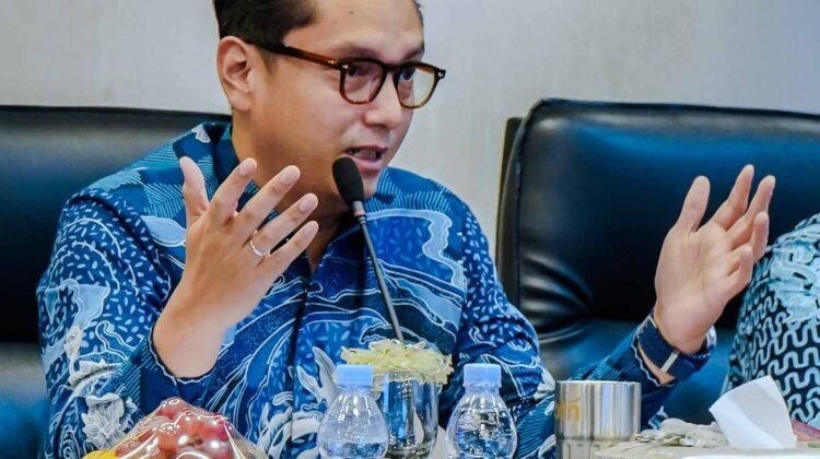 Rico Waas Tegaskan PUD Pasar Harus Mandiri dan Profesiona