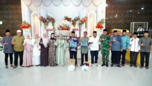 Wabup Langkat Tiorita Safari Ramadhan di Salapian, Serahkan Hibah Rp40 Juta untuk Dua Masjid