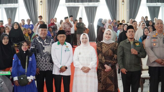 
					Pemkab Langkat Salurkan ZIS 2026, Guru Ngaji Korban Banjir Terima Bantuan