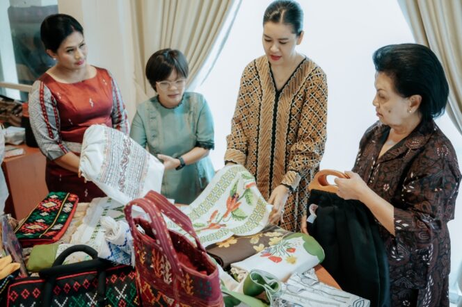 
					Tembus Pasar Nasional, Kahiyang Ayu Kenalkan Kriya Sumut ke Ketua Umum IAD Pusat