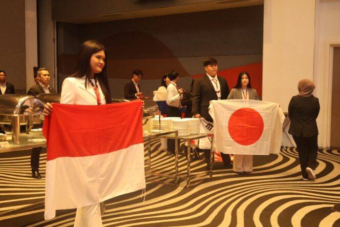 
					Lamdina E Marpaung Sabet The Most Outstanding Delegate Award di GYDMUN