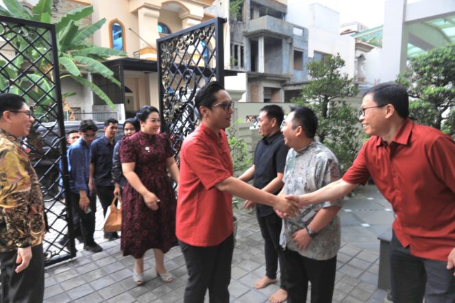 
					Imlek 2577, Rico Waas Silaturahmi ke Kediaman Supandi Kusuma