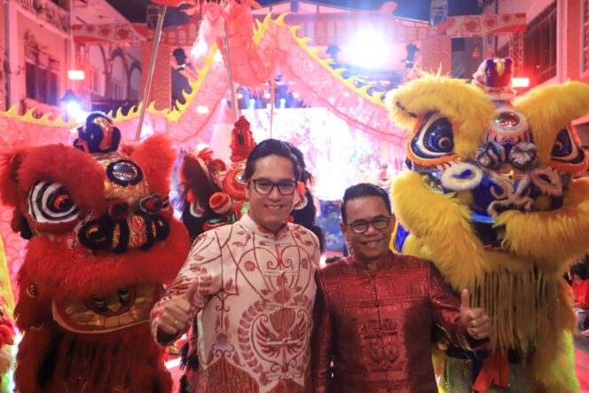 
					Usai Tarawih, Ribuan Warga Padati Imlek Kesawan; Rico Waas: Medan Kuat karena Keberagaman