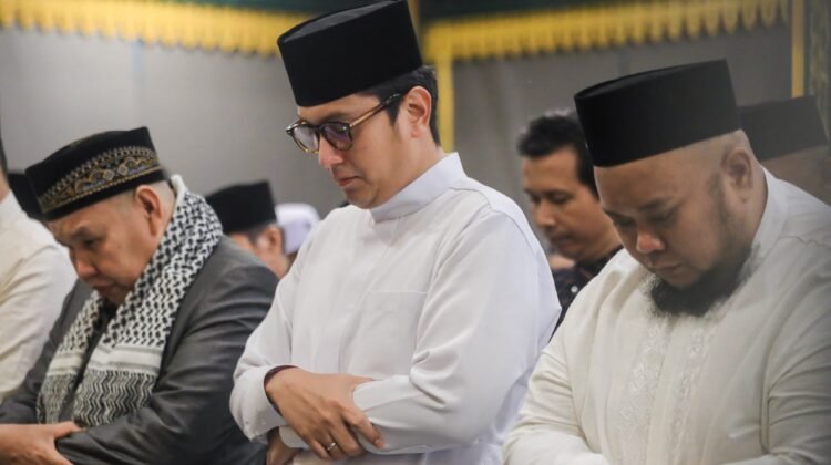 Tarawih Ramadan, Rico Waas Pererat Ukhuwah Bersama Warga Medan Selayang
