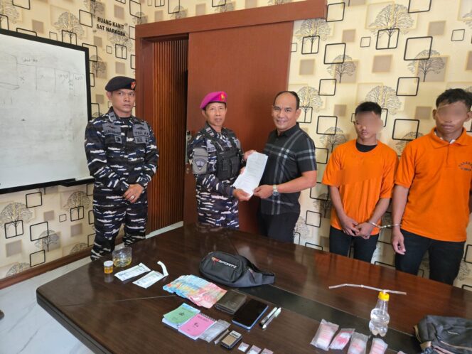 
					Marinir–Kamla Bergerak, Dua Pengedar Sabu Baru Diserahkan ke Polres Langkat