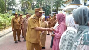 Syah Afandin Ajak ASN Genjot 30 Desa Wisata, Santunan dan Damkar Diserahkan