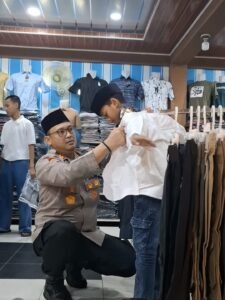 Hangatnya Ramadan, Kapolres Langkat Ajak 40 Anak Yatim Belanja Baju Lebaran
