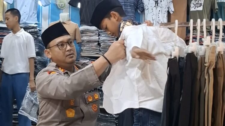 Hangatnya Ramadan, Kapolres Langkat Ajak 40 Anak Yatim Belanja Baju Lebaran