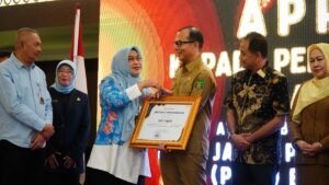 Langkat Bersinar! Syah Afandin Antar Daerah Raih Penghargaan Nasional Pembangunan Keluarga Berkualitas