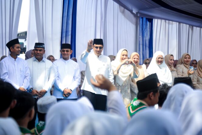 
					Rico Waas Lepas Ribuan Kafilah, Pawai Ta’aruf Semarakkan Pembukaan MTQ ke-59 Kota Medan