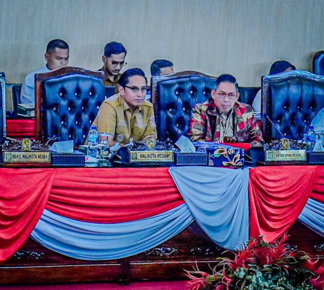 
					Rico Waas Hadiri Paripurna DPRD Medan, PKS Ganti Wakil Ketua