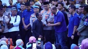 Bupati Syah Afandin Janji Bawa Tuntutan JADUP Korban Banjir ke Pusat.