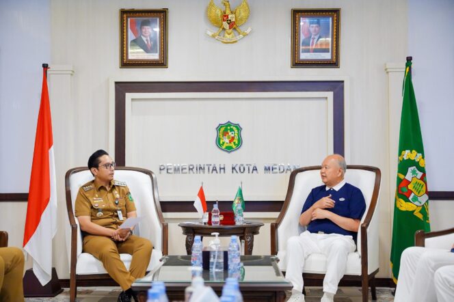 
					Tzu Chi Bedah 500 Rumah di Medan, Rico Waas: Langkah Awal Atasi RTLH