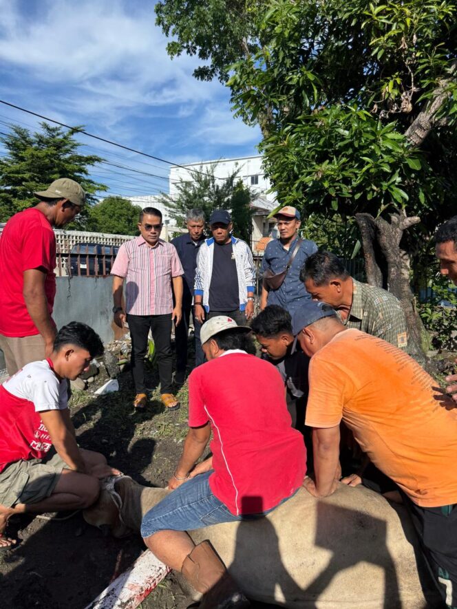
					Rico Waas Salurkan Dua Sapi Kurban untuk Wartawan Pemko Medan