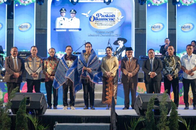 
					Rico Waas Bawa Pesan Kedamaian di Tengah Ribuan Jemaat Paskah Oikumene