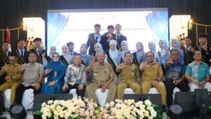 Bupati Syah Afandin Dorong Lulusan Putra Jaya Jabal Rahmah Berani Raih Mimpi