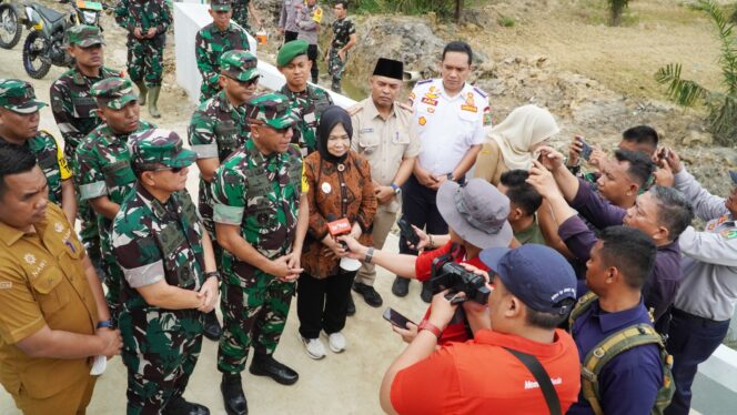 
					Wabup Langkat Tiorita Sambut Tim Wasev TMMD, Pastikan Program Pembangunan Desa Tepat Sasaran
