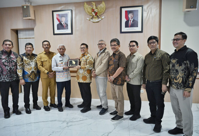 
					Pemprov Sumut Perkuat Mediasi Penyelesaian Konflik Plasma Sawit di Madina
